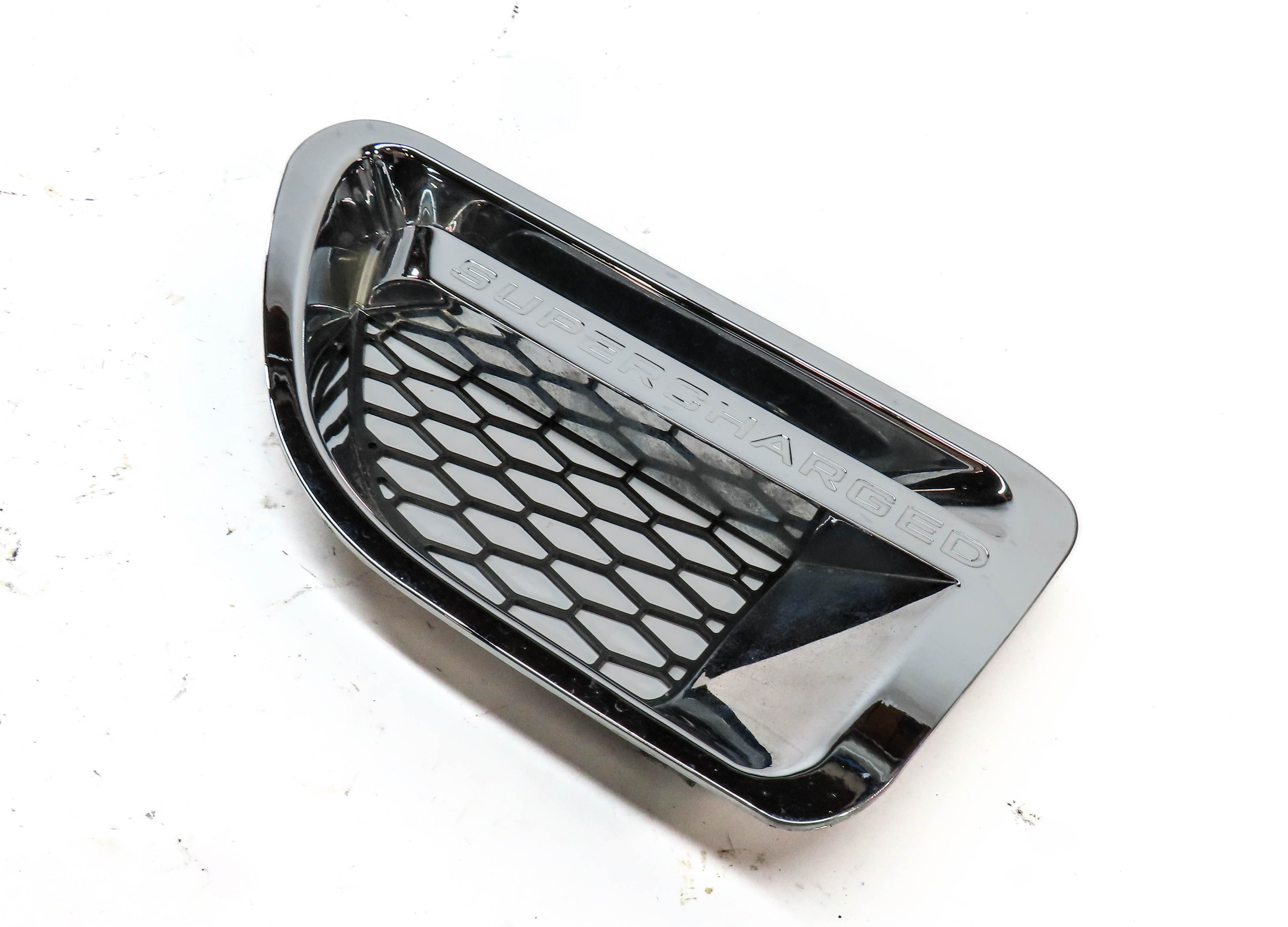 2008 RANGE ROVER SPORT (L320) FRONT LEFT DRIVER FENDER VENT GRILLE TRIM — exact item pictured
